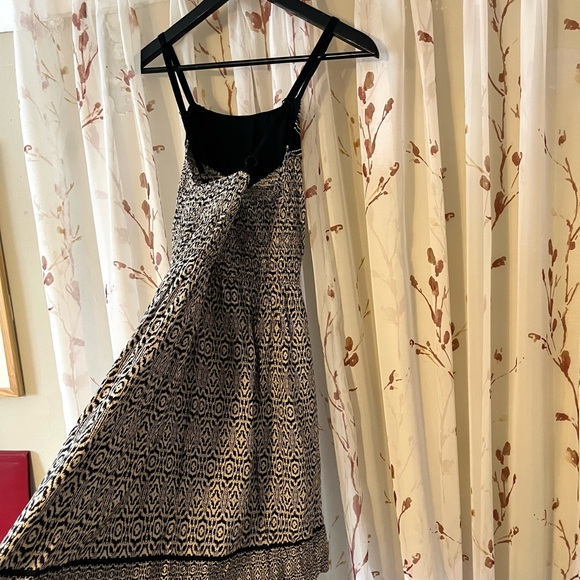 Patterned Mini Dress - Picture 3 of 9